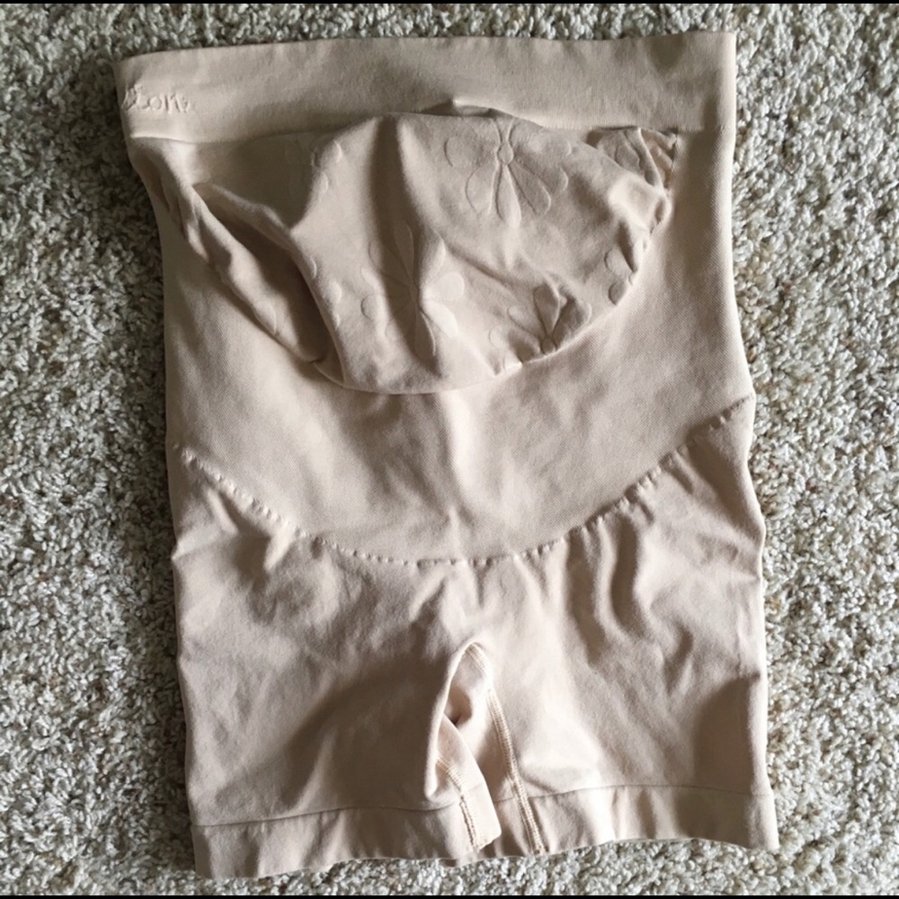 Maternity "spanx" shapewear shorts